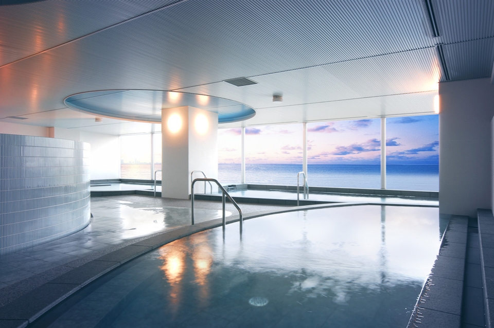 伊丹 関空 南紀白浜発着 Jalで行く 東京ディズニーリゾート パートナーホテル 三井ガーデンホテルプラナ東京ベイ に滞在 千葉 4日間 His南紀白浜 大阪発