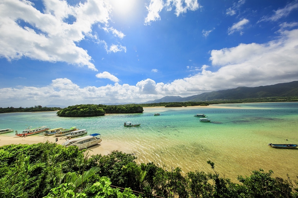 11月出発まで掲載 Jta中部 石垣間直行便で行く 川平湾グラスボート乗車券付 宿泊ホテルは自由に組み合わせ可能 石垣島 3日間 His名古屋発